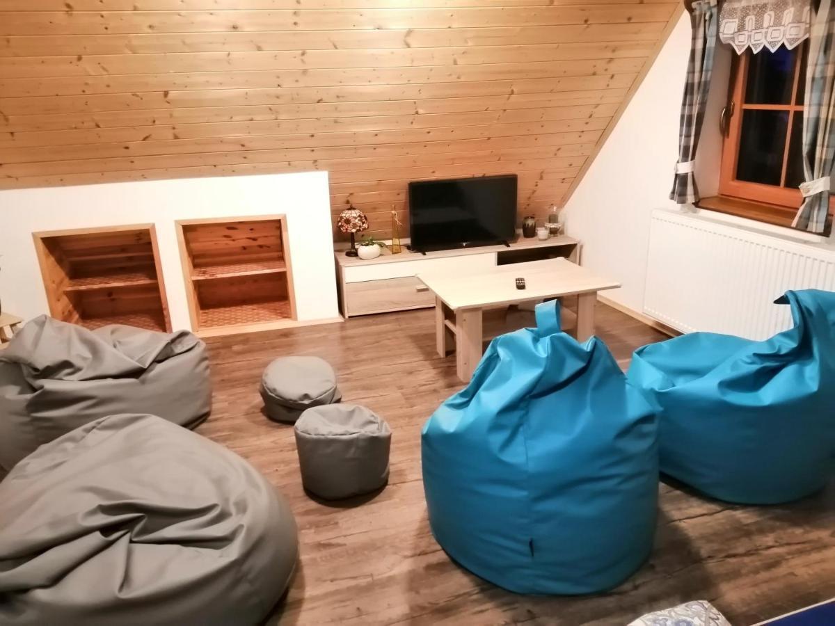 Apartman Dve Micky Пец под Снежко Екстериор снимка
