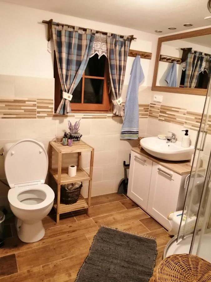 Apartman Dve Micky Пец под Снежко Екстериор снимка