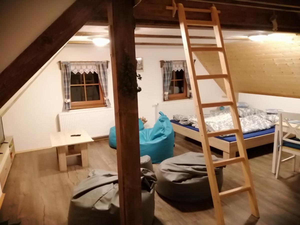 Apartman Dve Micky Пец под Снежко Екстериор снимка